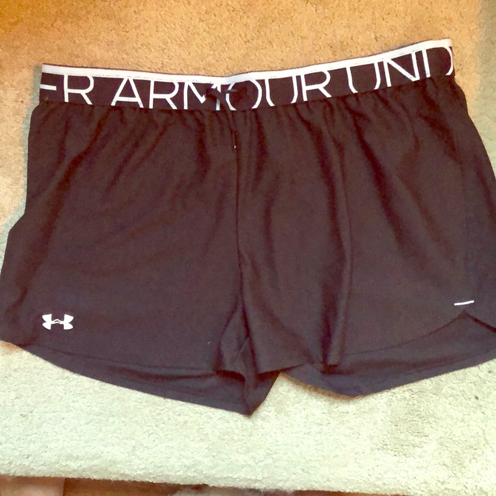 Under Armor shorts size Large- never worn